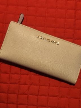 Michael Kors Flat /Slim Gold Leather Wallet
